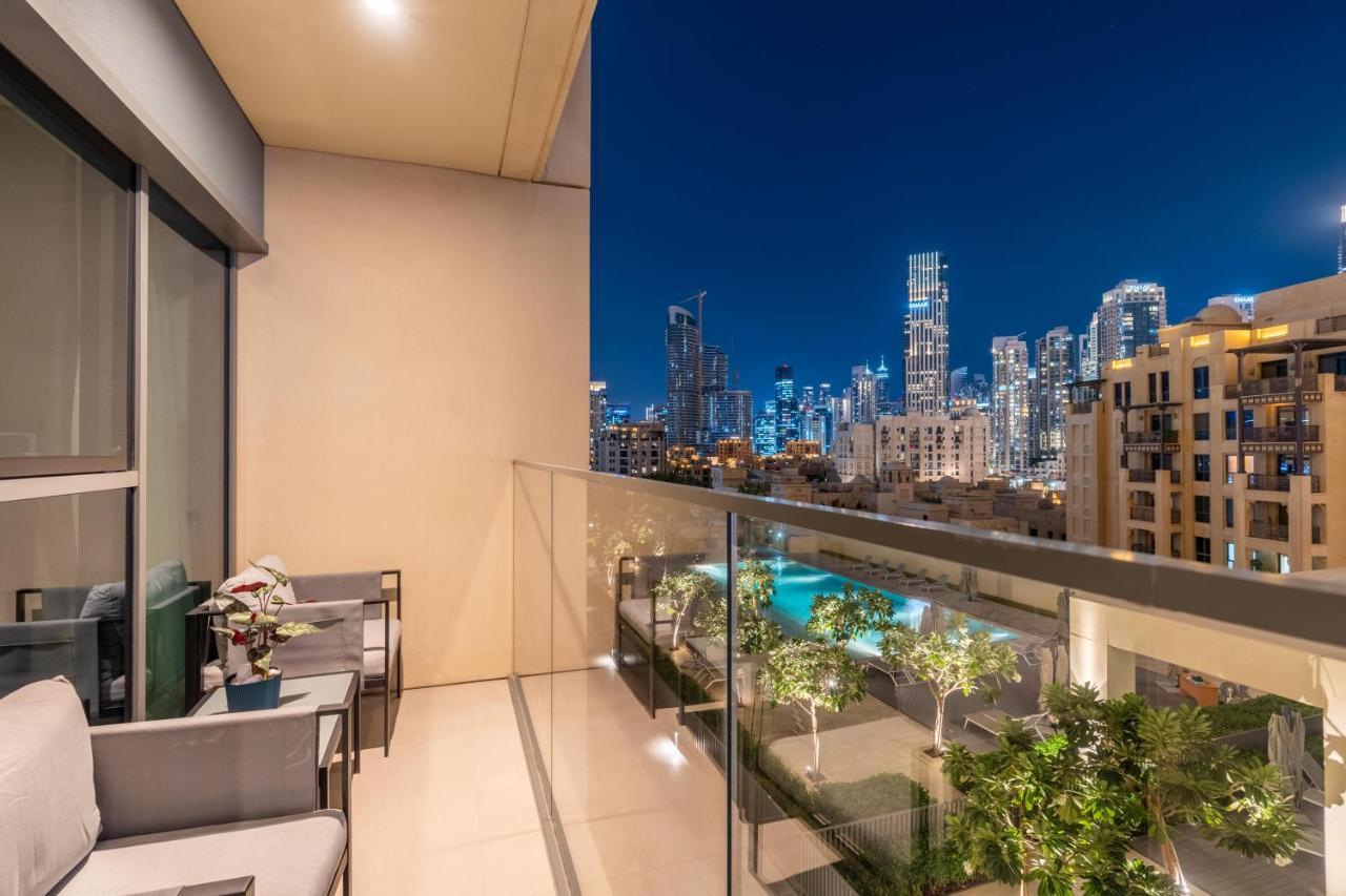 Full Burj Khalifa Views / 5 Min Walk From Mall / Designer Choice / 6 People / New Building Appartamento Dubai