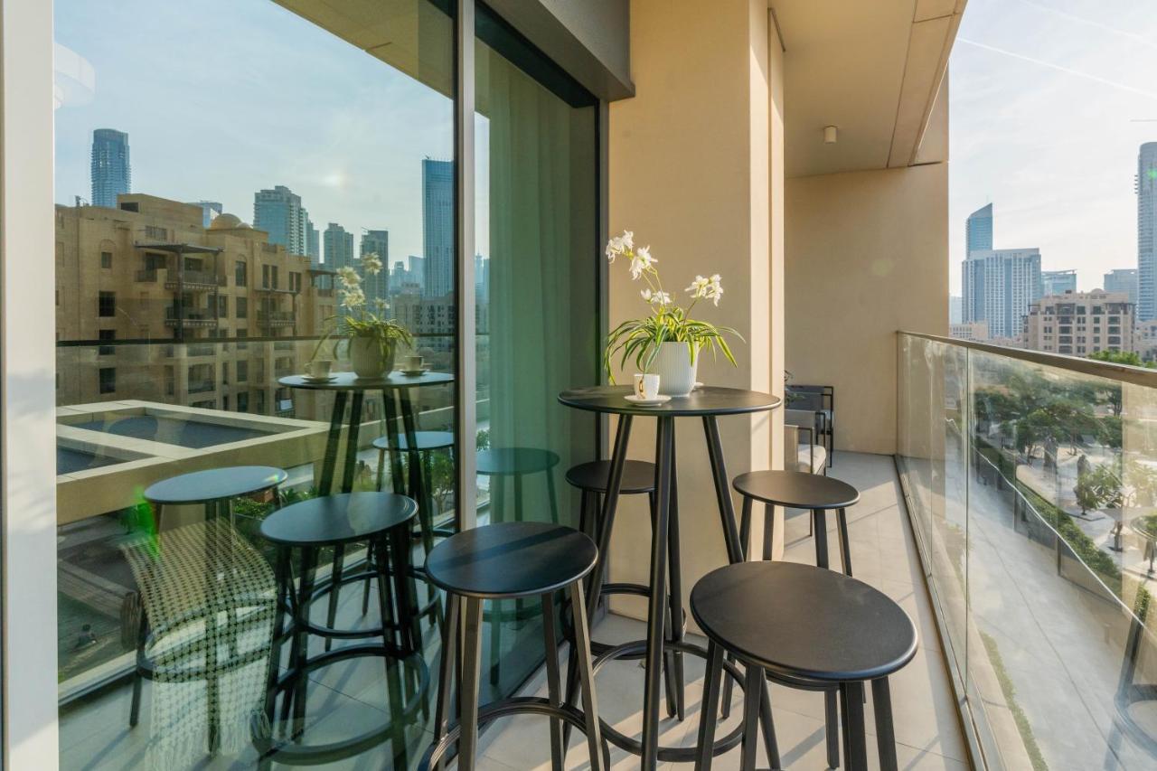 Full Burj Khalifa Views / 5 Min Walk From Mall / Designer Choice / 6 People / New Building Appartamento