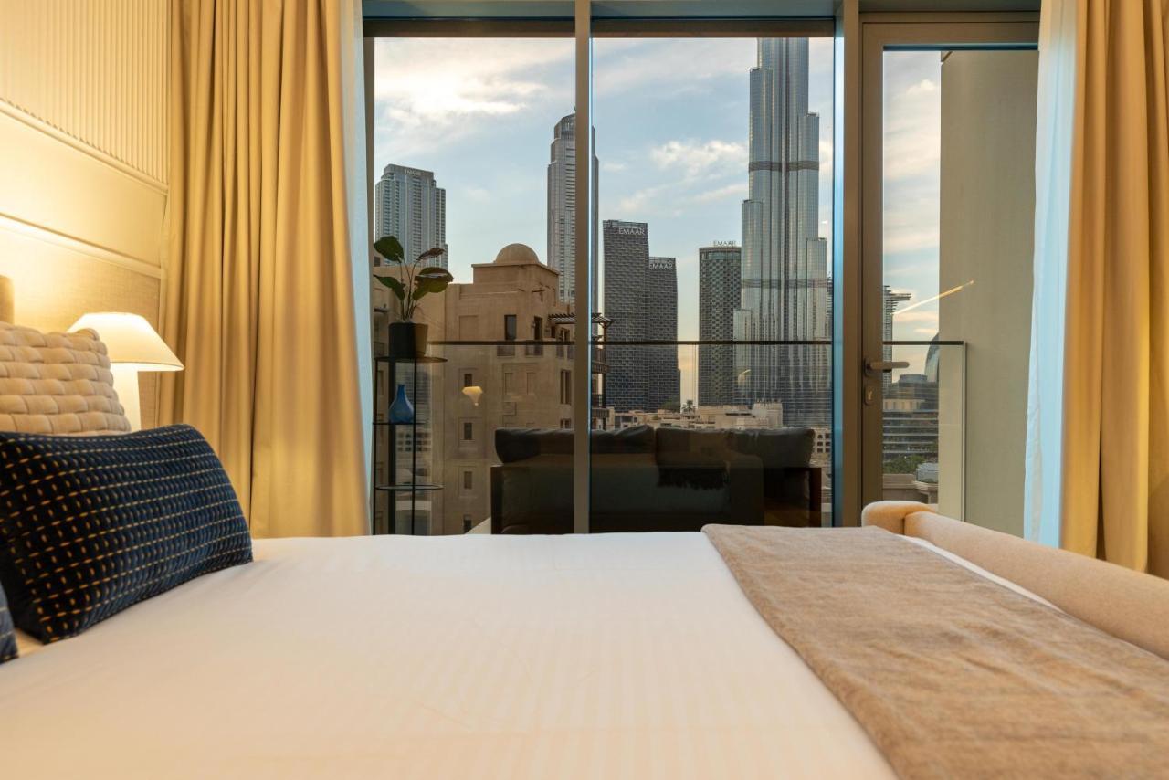 Full Burj Khalifa Views / 5 Min Walk From Mall / Designer Choice / 6 People / New Building Appartamento