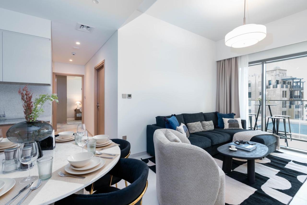 Full Burj Khalifa Views / 5 Min Walk From Mall / Designer Choice / 6 People / New Building Appartamento *