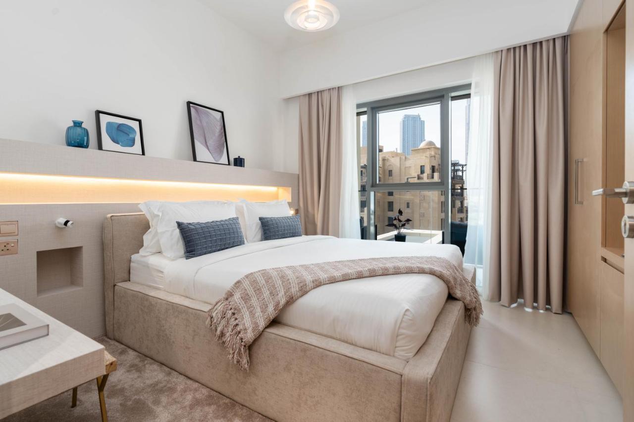 Full Burj Khalifa Views / 5 Min Walk From Mall / Designer Choice / 6 People / New Building Appartamento *