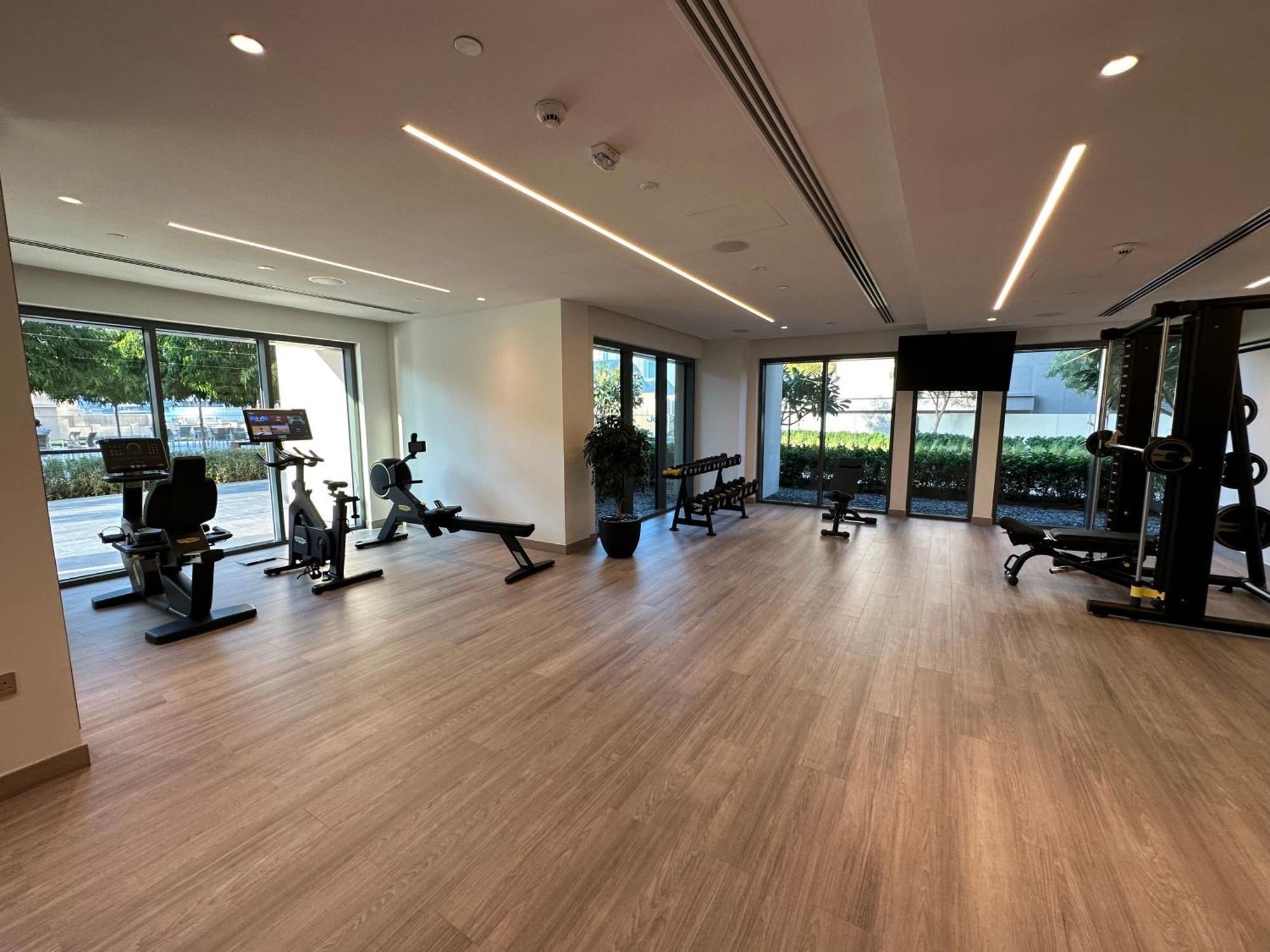 Full Burj Khalifa Views / 5 Min Walk From Mall / Designer Choice / 6 People / New Building Dubai